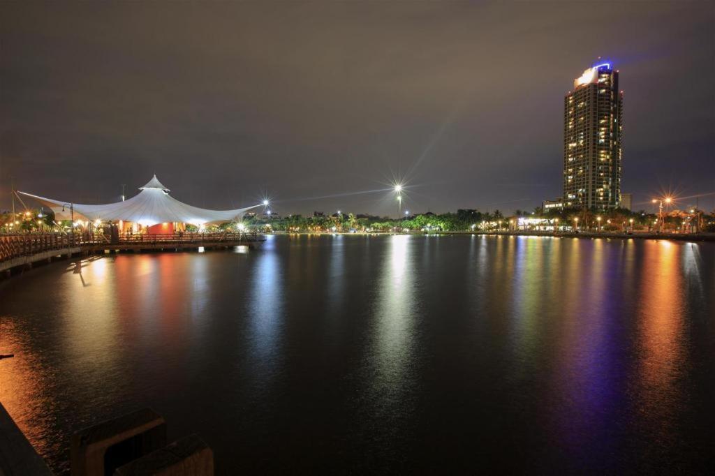 Swiss-Belhotel Mangga Besar Jakarta Exteriör bild