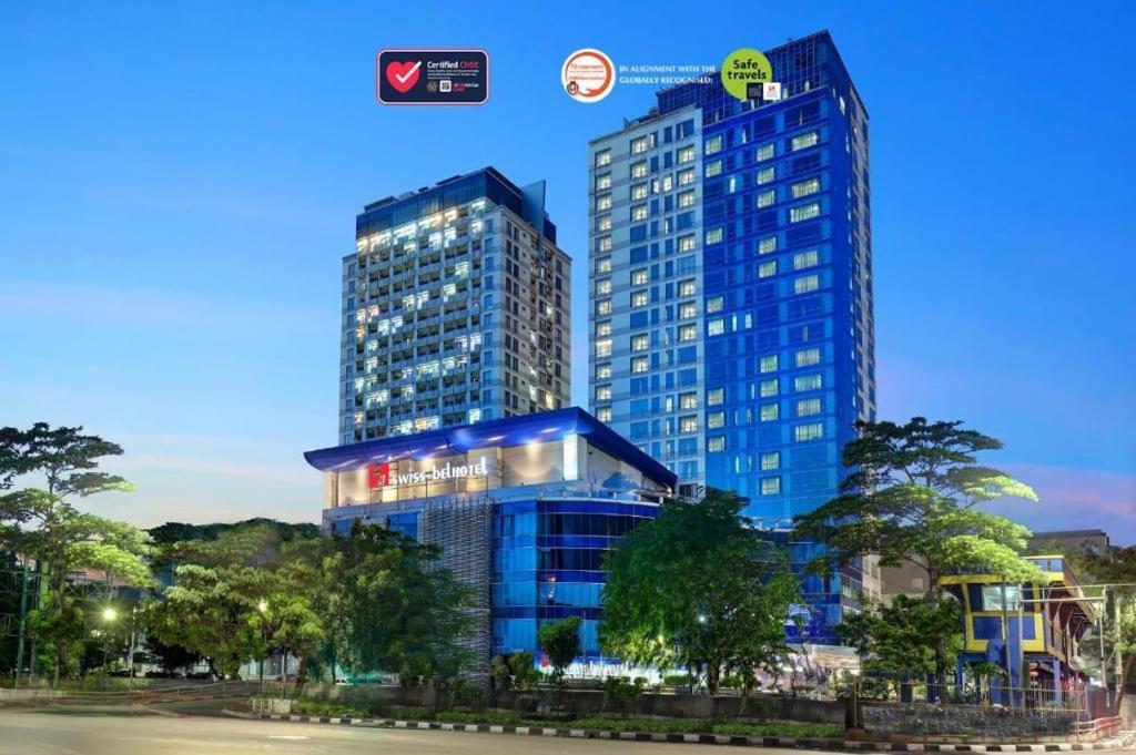 Swiss-Belhotel Mangga Besar Jakarta Exteriör bild