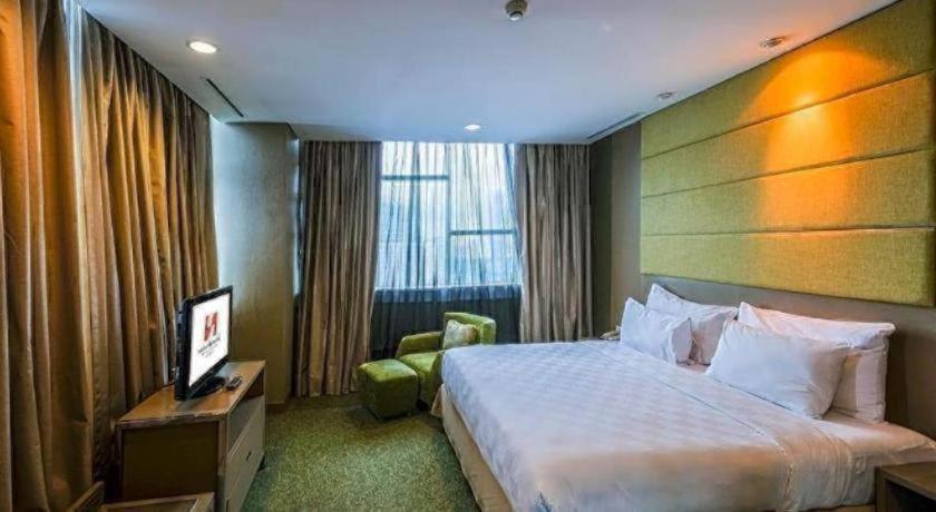 Swiss-Belhotel Mangga Besar Jakarta Exteriör bild